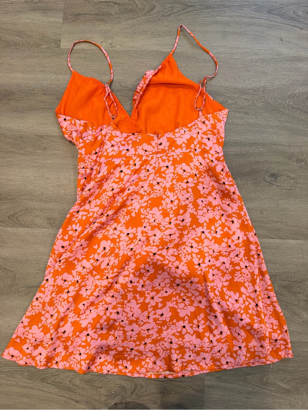 Astr the label peony floral ruched mini dress size M (originally 150) - Picture 4 of 4